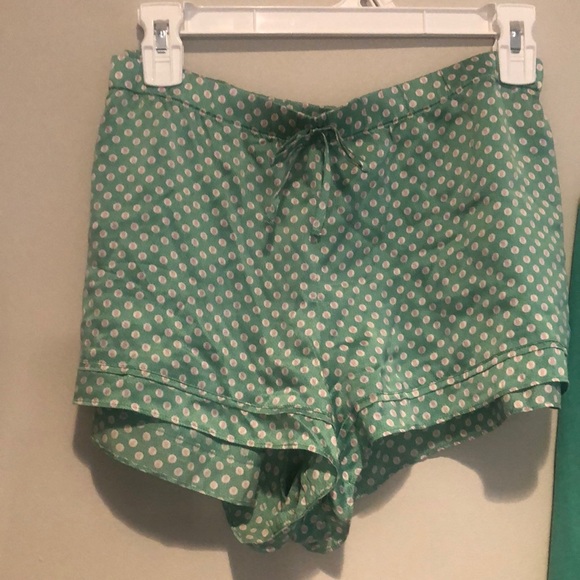 Two sleep tops & one silk sleep short. - Picture 3 of 5